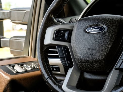 Used 2019 Ford F250 King Ranch w/ King Ranch Ultimate Package AWD/4WD image 14