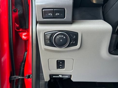 Used 2019 Ford F250 XLT w/ XLT Premium Package AWD/4WD image 22