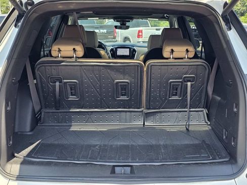 Used 2022 Chevrolet Traverse Premier FWD image 12