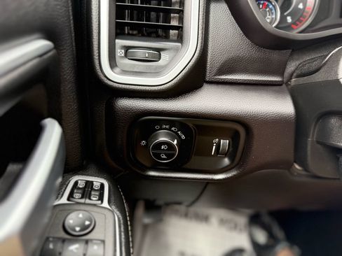 Used 2024 RAM 3500 Big Horn w/ Sport Appearance Package image 34