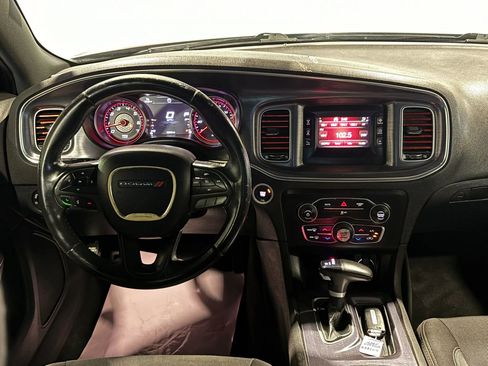 Used 2017 Dodge Charger SE image 14