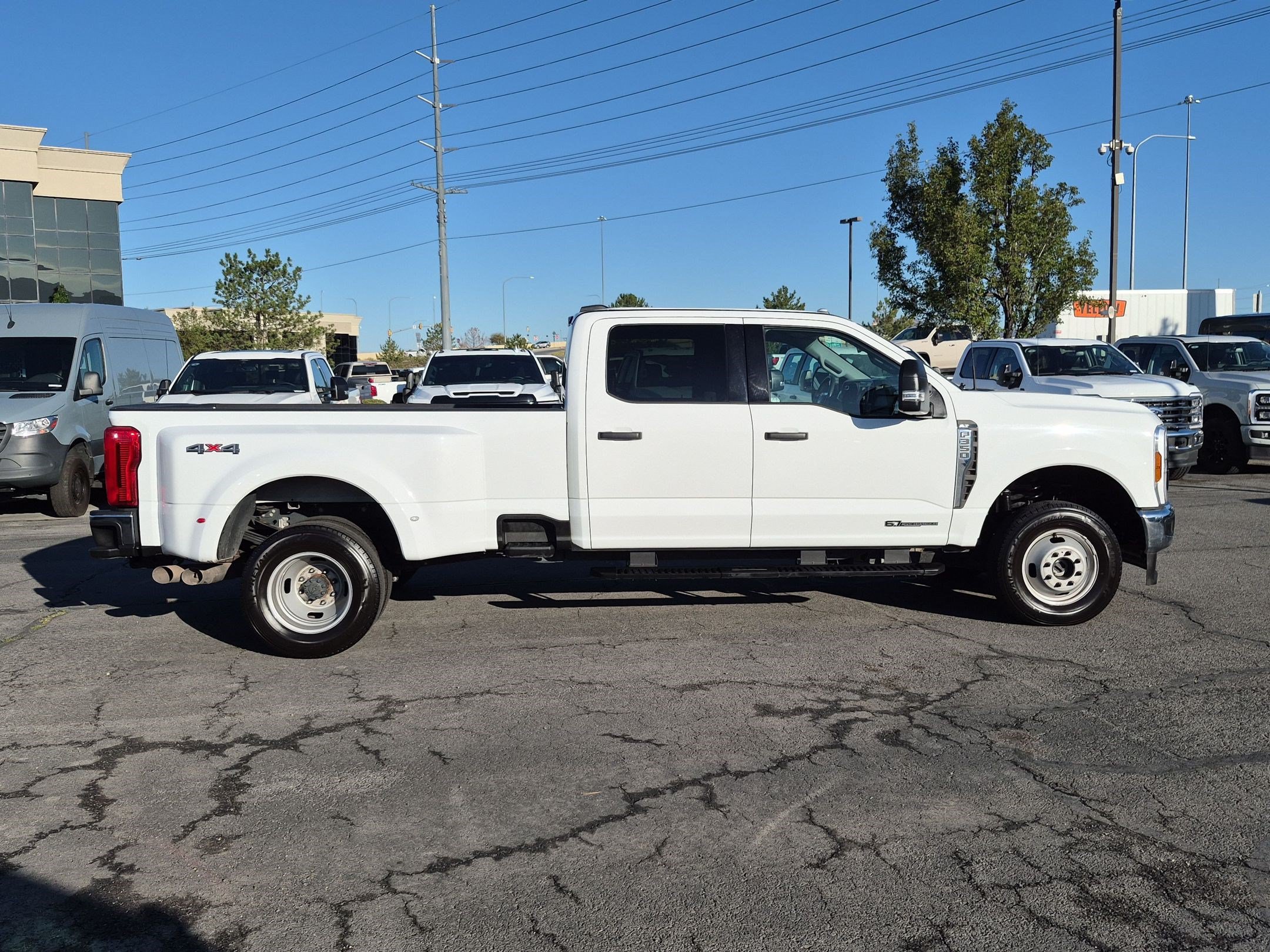 Used 2025 Ford F350 XLT AWD/4WD image 2