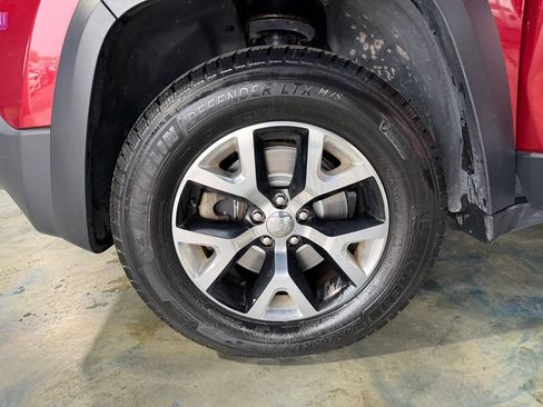 Used 2016 Jeep Cherokee Trailhawk w/ Leather Interior Group AWD/4WD image 27