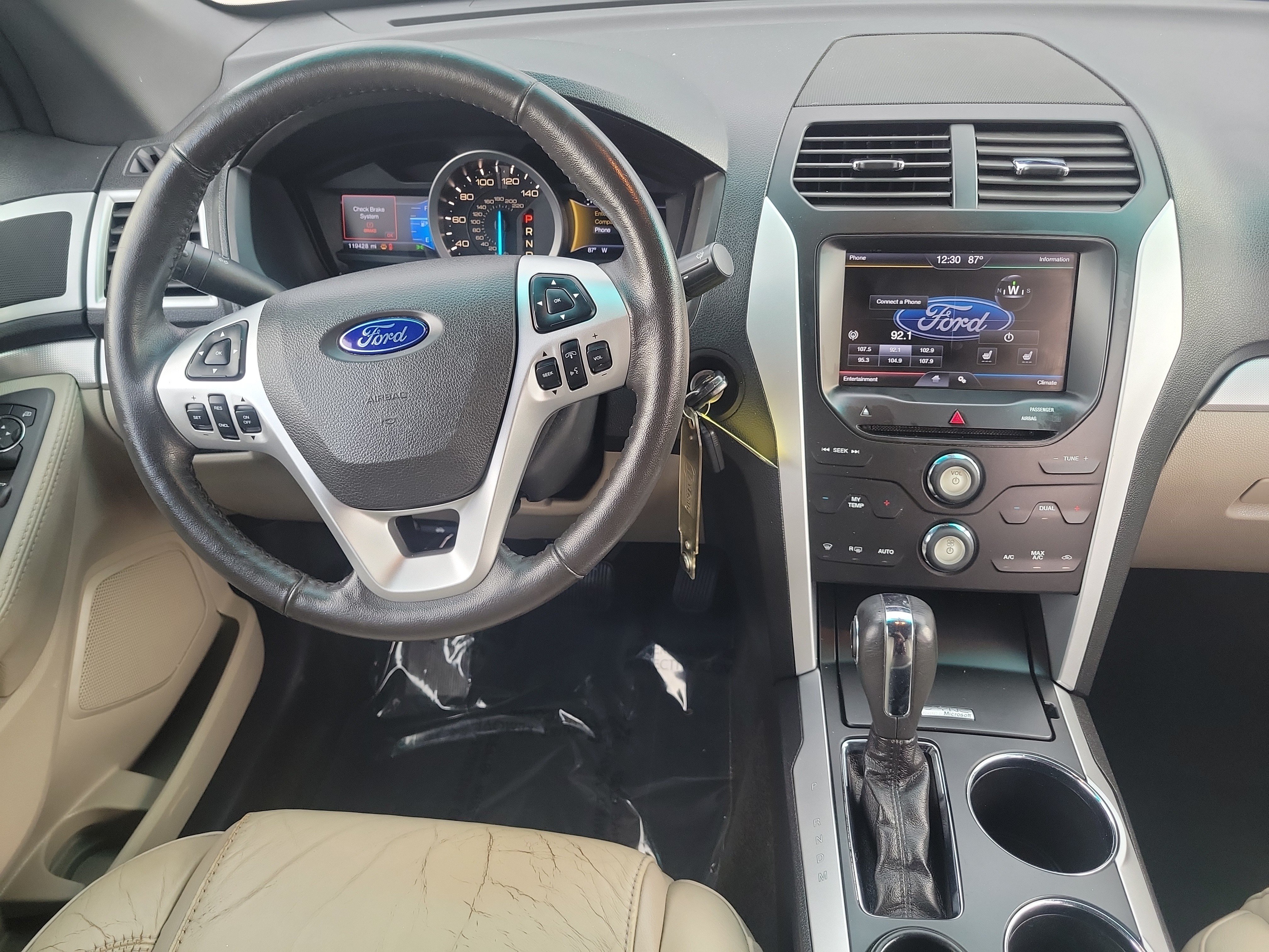 Used 2014 Ford Explorer XLT w/ Equipment Group 202A FWD image 17
