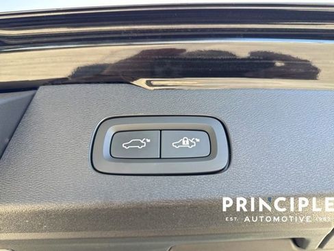 Certified 2025 Volvo V60 B5 Cross Country Plus image 38