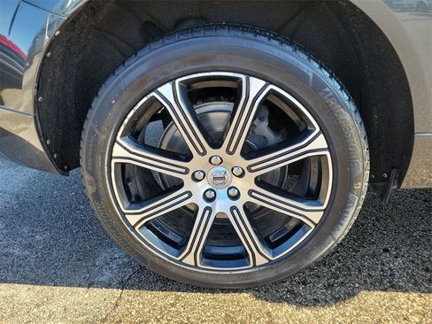 Used 2018 Volvo XC60 T6 Inscription w/ Luxury Seat Package image 5