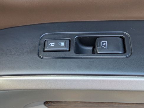 Certified 2024 Nissan Titan Platinum Reserve w/ Moonroof Package image 45