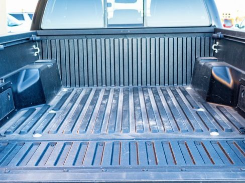 Used 2018 Toyota Tacoma SR image 5