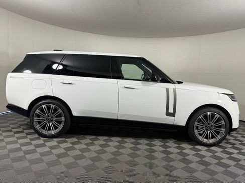 New 2025 Land Rover Range Rover Long Wheelbase SE image 10