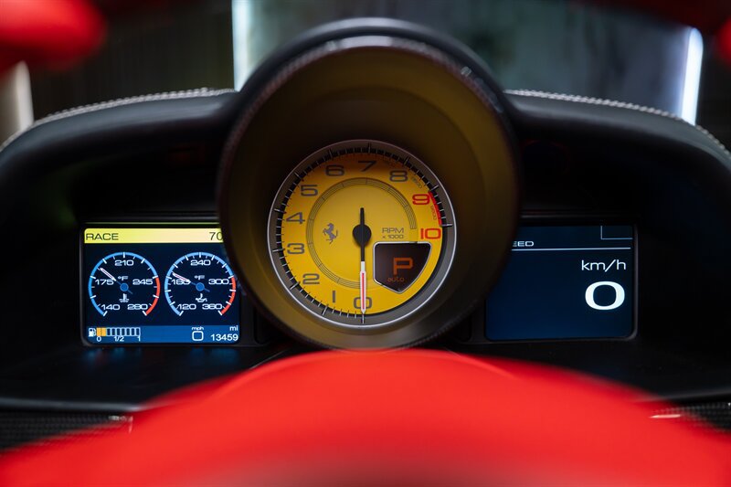 Used 2015 Ferrari 458 Italia Coupe RWD image 34