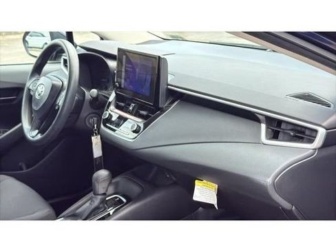 Used 2024 Toyota Corolla LE FWD image 31