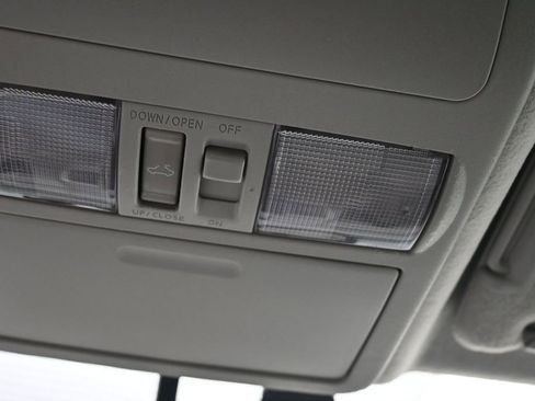 Used 2011 Nissan Frontier PRO-4X w/ Pro-4x Luxury Pkg AWD/4WD image 15