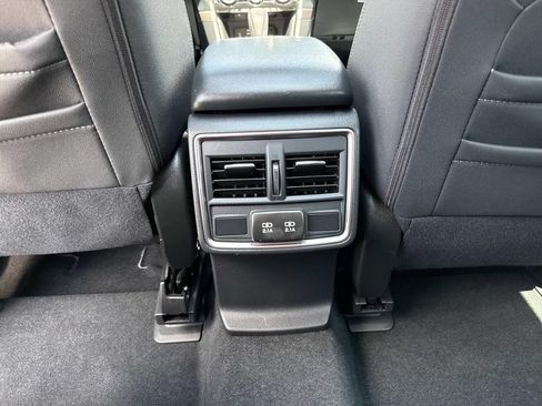 Used 2023 Subaru Forester Premium AWD/4WD image 17