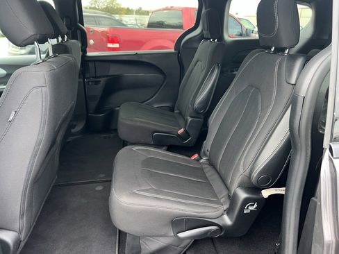 Used 2019 Chrysler Pacifica Touring Plus w/ S Appearance Package image 19