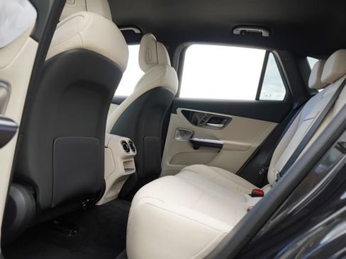 Used 2026 Mercedes-Benz GLC 300 image 28