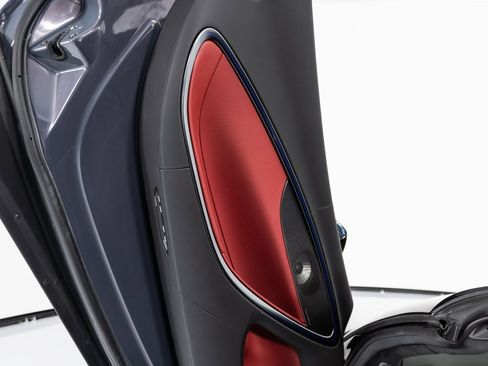 Used 2025 McLaren Artura Spider image 12