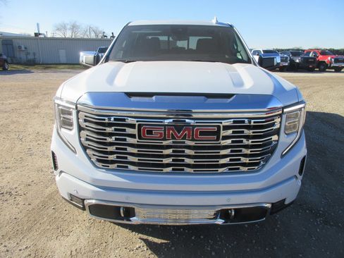 New 2026 GMC Sierra 1500 Denali w/ Denali Reserve Package image 12