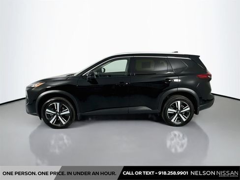 Certified 2025 Nissan Rogue SL w/ Tech Package AWD/4WD image 8
