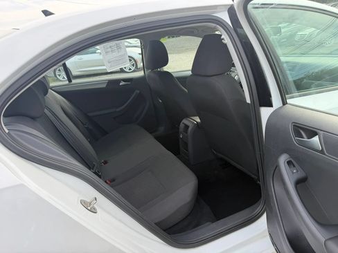 Used 2015 Volkswagen Jetta SE FWD image 13