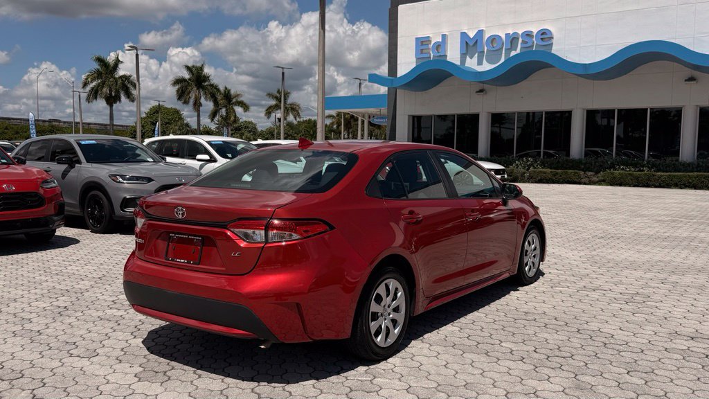 Used 2021 Toyota Corolla LE FWD image 12
