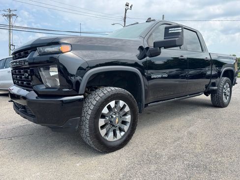 Used 2022 Chevrolet Silverado 2500 Custom w/ Custom Value Package AWD/4WD image 2