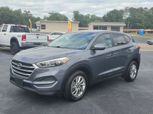 Used 2017 Hyundai Tucson SE FWD image 1