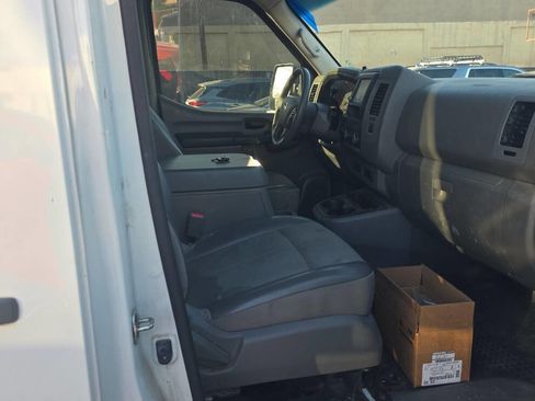 Used 2021 Nissan NV 2500 SV image 8