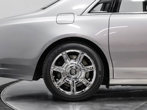Used 2010 Rolls-Royce Ghost image 23