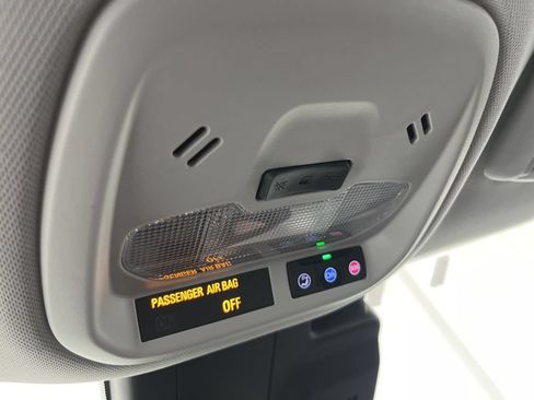 Used 2024 Chevrolet Trax LT w/ Driver Confidence Package FWD image 16