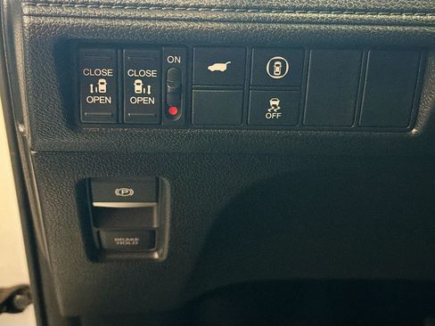Used 2023 Honda Odyssey EX-L image 16