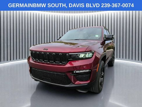 Used 2023 Jeep Grand Cherokee Limited w/ Black Appearance Package AWD/4WD image 9