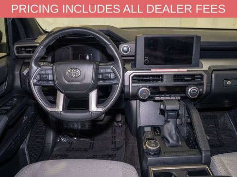 Used 2025 Toyota 4Runner SR5 AWD/4WD image 6