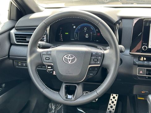 Certified 2025 Toyota Camry SE FWD image 38
