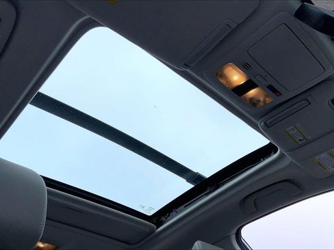 Used 2018 Subaru Forester 2.5i Limited image 12