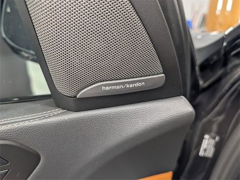 Used 2022 BMW X7 M50i w/ Dynamic Handling Package image 18