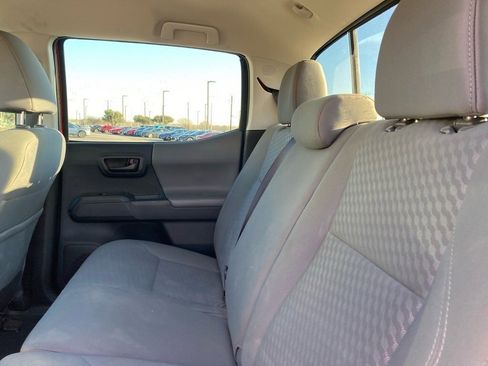 Used 2022 Toyota Tacoma SR w/ SR Convenience Package image 9