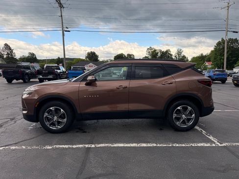 Used 2023 Chevrolet Blazer LT AWD/4WD image 2