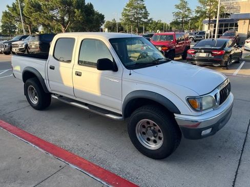 Used 2004 Toyota Tacoma PreRunner RWD image 3