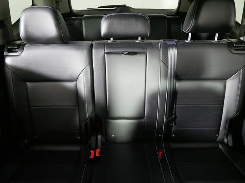 Used 2022 Volkswagen Atlas SEL R-Line image 13