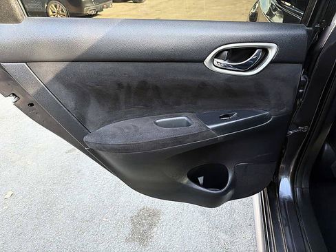 Used 2015 Nissan Sentra SR FWD image 10