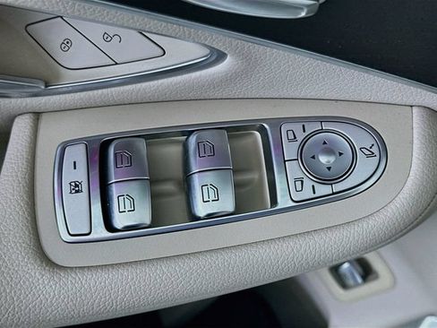 Certified 2020 Mercedes-Benz GLC 300 image 17