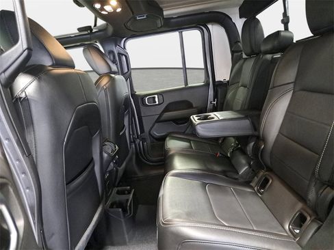 Certified 2022 Jeep Gladiator Overland w/ Popular Equipment Package image 13