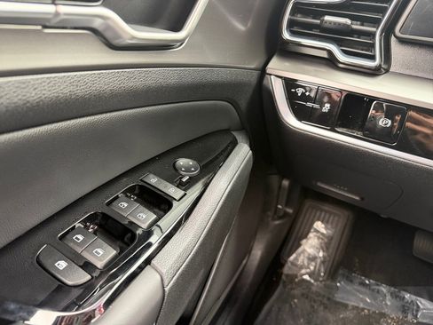 Used 2023 Kia Sportage EX image 22