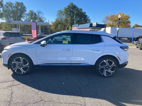 New 2026 Chevrolet Equinox EV LT w/ Convenience Package II FWD image 21
