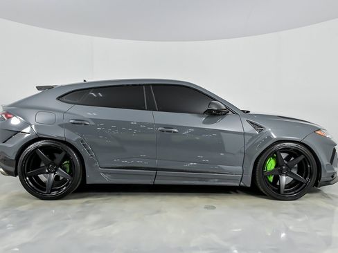 Used 2024 Lamborghini Urus Performante AWD/4WD image 15