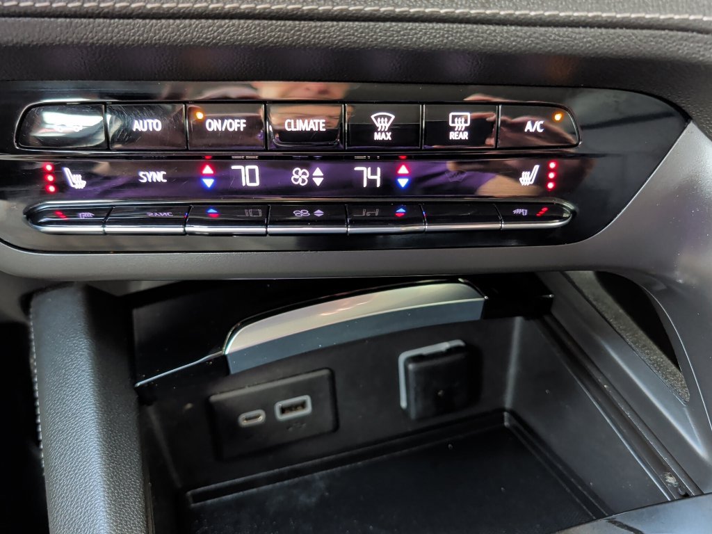 Used 2021 Buick Envision Preferred FWD image 22
