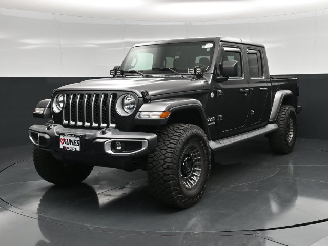 Used 2020 Jeep Gladiator Overland w/ Trailer Tow Package AWD/4WD image 6