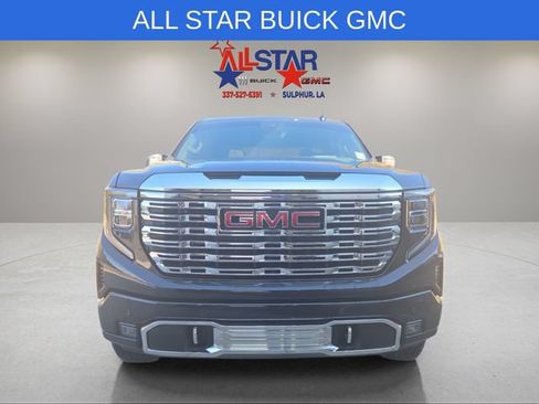 Used 2025 GMC Sierra 1500 Denali w/ Technology Package AWD/4WD image 2