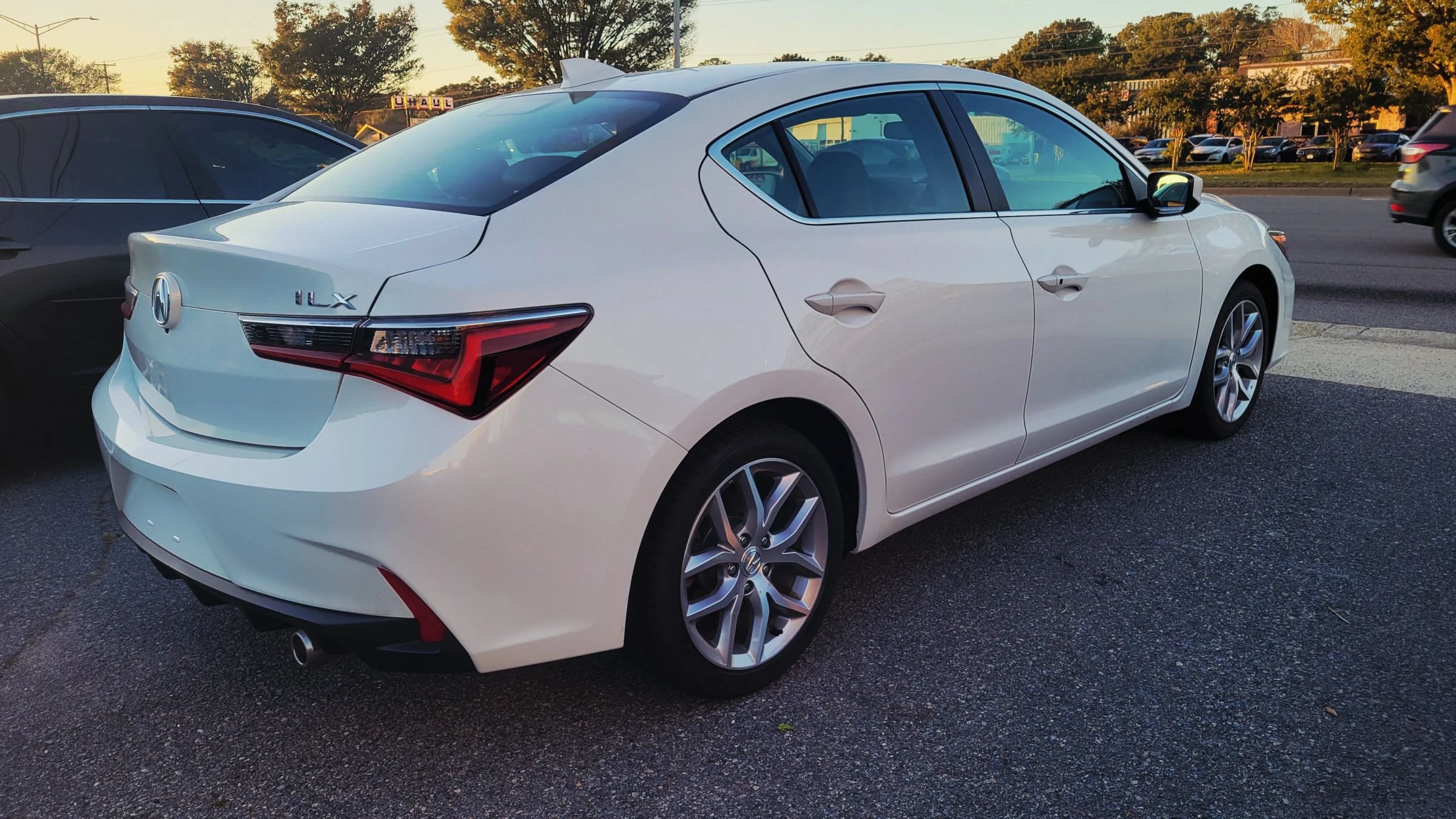 Used 2019 Acura ILX FWD image 4