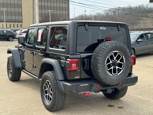 Used 2024 Jeep Wrangler Unlimited Rubicon AWD/4WD image 7
